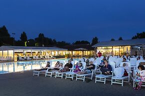 Hu Venezia Camping in Town