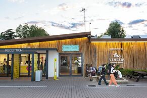 Hu Venezia Camping in Town