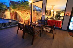 Siam Society Hotel & Resort