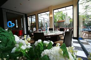 Siam Society Hotel & Resort