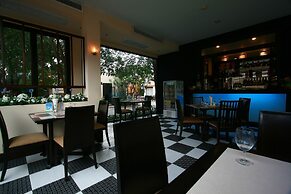 Siam Society Hotel & Resort