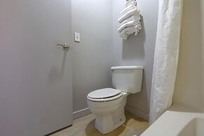 OYO Waves Hotel Newport OR - NYE Beach