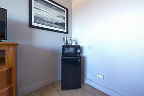 OYO Waves Hotel Newport OR - NYE Beach