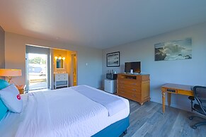 OYO Waves Hotel Newport OR - NYE Beach