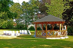 Classic Lodges - Farington Lodge