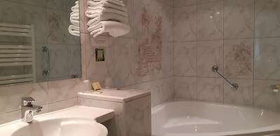 Logis Hôtel & Restaurant Arcombelle