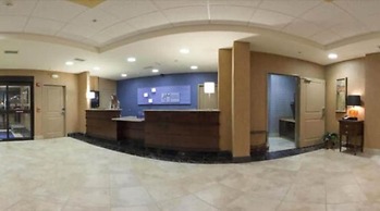 Holiday Inn Express Hotel & Suites Grand Island by IHG