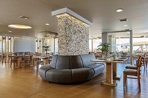 Blue Marine Resort & Spa