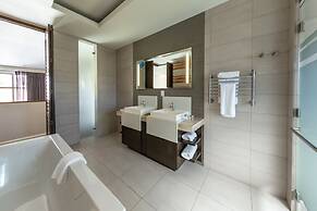 DoubleTree by Hilton Cape Town - Upper Eastside