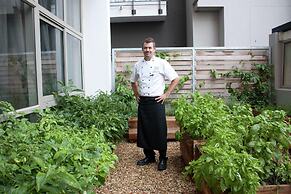 DoubleTree by Hilton Cape Town - Upper Eastside