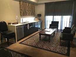 Avonmore on the Park Boutique Hotel