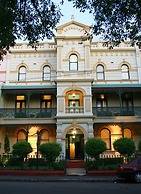 Avonmore on the Park Boutique Hotel