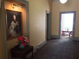 Avonmore on the Park Boutique Hotel