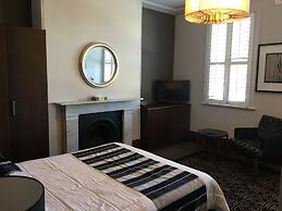 Avonmore on the Park Boutique Hotel