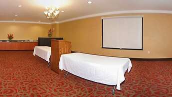 Quality Suites Near Cedar Creek Lake