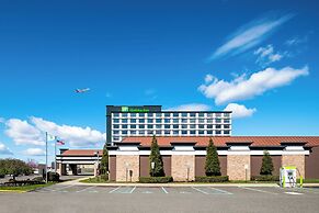 Holiday Inn Newark International Airport by IHG