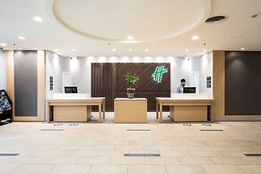 Holiday Inn Newark International Airport, an IHG Hotel