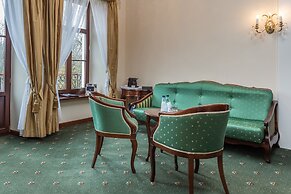 Dwór Kombornia Hotel & SPA