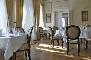 Dwór Kombornia Hotel & SPA