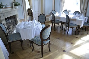 Dwór Kombornia Hotel & SPA