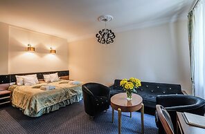 Dwór Kombornia Hotel & SPA