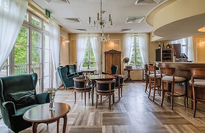 Dwór Kombornia Hotel & SPA