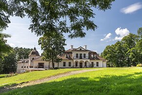 Dwór Kombornia Hotel & SPA