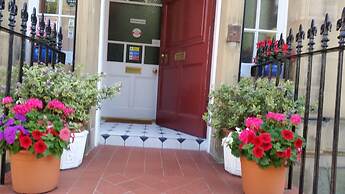 Grosvenor Gardens Hotel