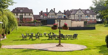 De Rougemont Manor Hotel & Suites
