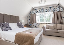 De Rougemont Manor Hotel & Suites