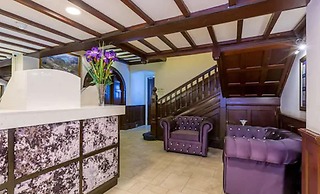 De Rougemont Manor Hotel & Suites