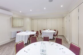 De Rougemont Manor Hotel & Suites