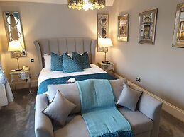 De Rougemont Manor Hotel & Suites