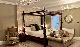 De Rougemont Manor Hotel & Suites