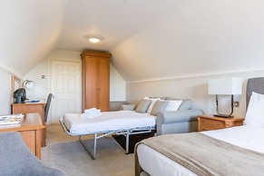 De Rougemont Manor Hotel & Suites