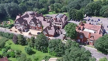 De Rougemont Manor Hotel & Suites