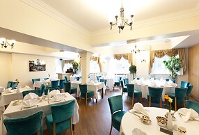 De Rougemont Manor Hotel & Suites