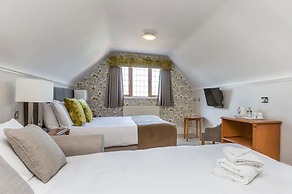 De Rougemont Manor Hotel & Suites