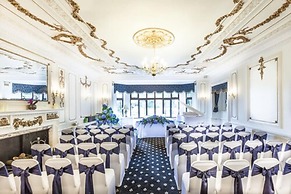 De Rougemont Manor Hotel & Suites