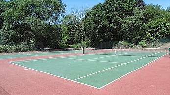 De Rougemont Manor Hotel & Suites