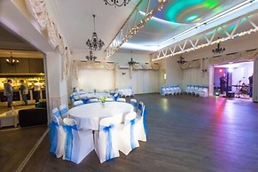 De Rougemont Manor Hotel & Suites