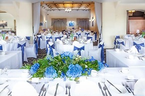 De Rougemont Manor Hotel & Suites