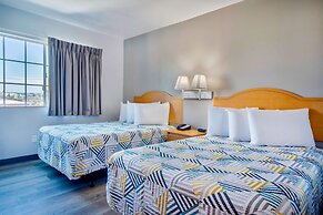 Studio 6 Bakersfield, CA