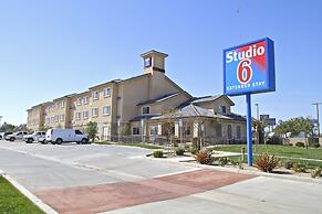 Studio 6 Bakersfield, CA