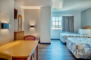 Studio 6 Bakersfield, CA