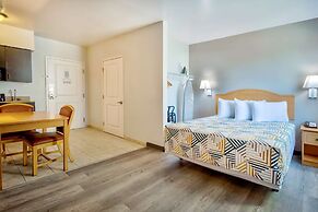 Studio 6 Bakersfield, CA