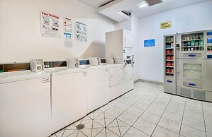 Studio 6 Bakersfield, CA