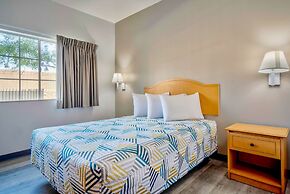 Studio 6 Bakersfield, CA