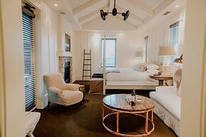 Farmhouse Inn