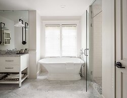 Farmhouse Inn